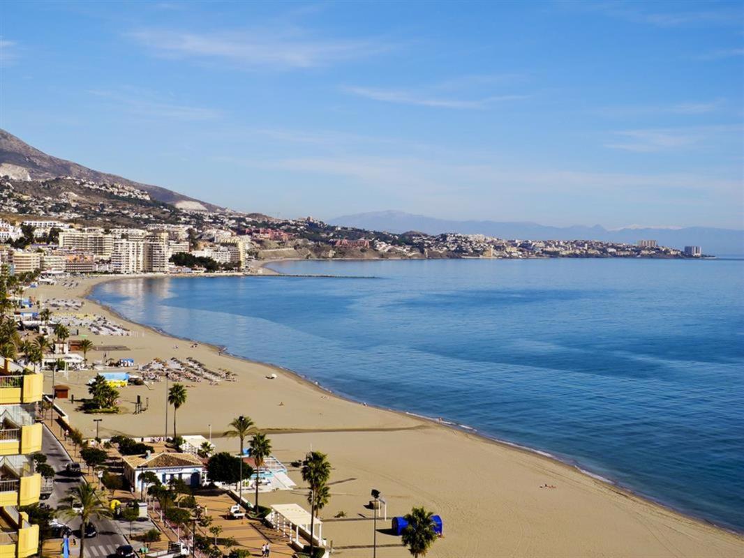Fully Renovated Apartment In The Heart Of Fuengirola, 2 Min Walk To The Beach ภายนอก รูปภาพ