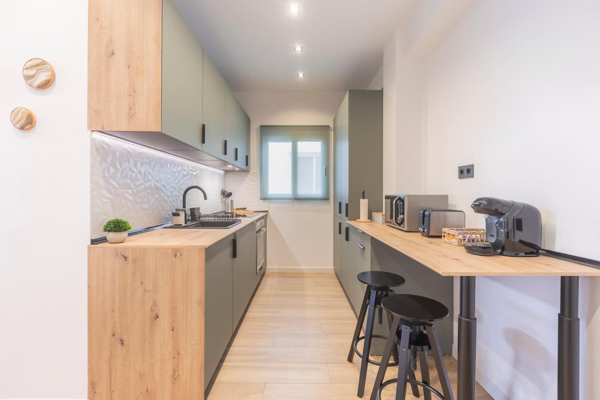 Fully Renovated Apartment In The Heart Of Fuengirola, 2 Min Walk To The Beach ภายนอก รูปภาพ