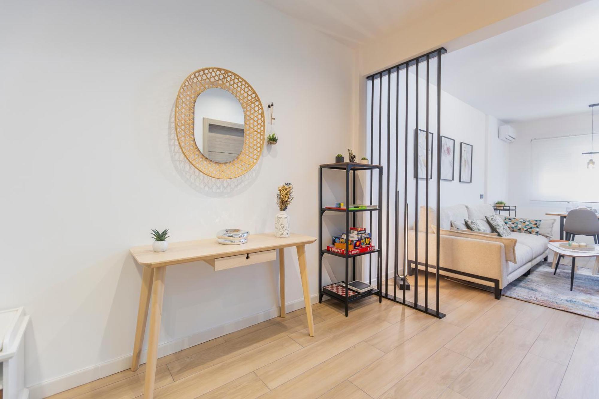 Fully Renovated Apartment In The Heart Of Fuengirola, 2 Min Walk To The Beach ภายนอก รูปภาพ
