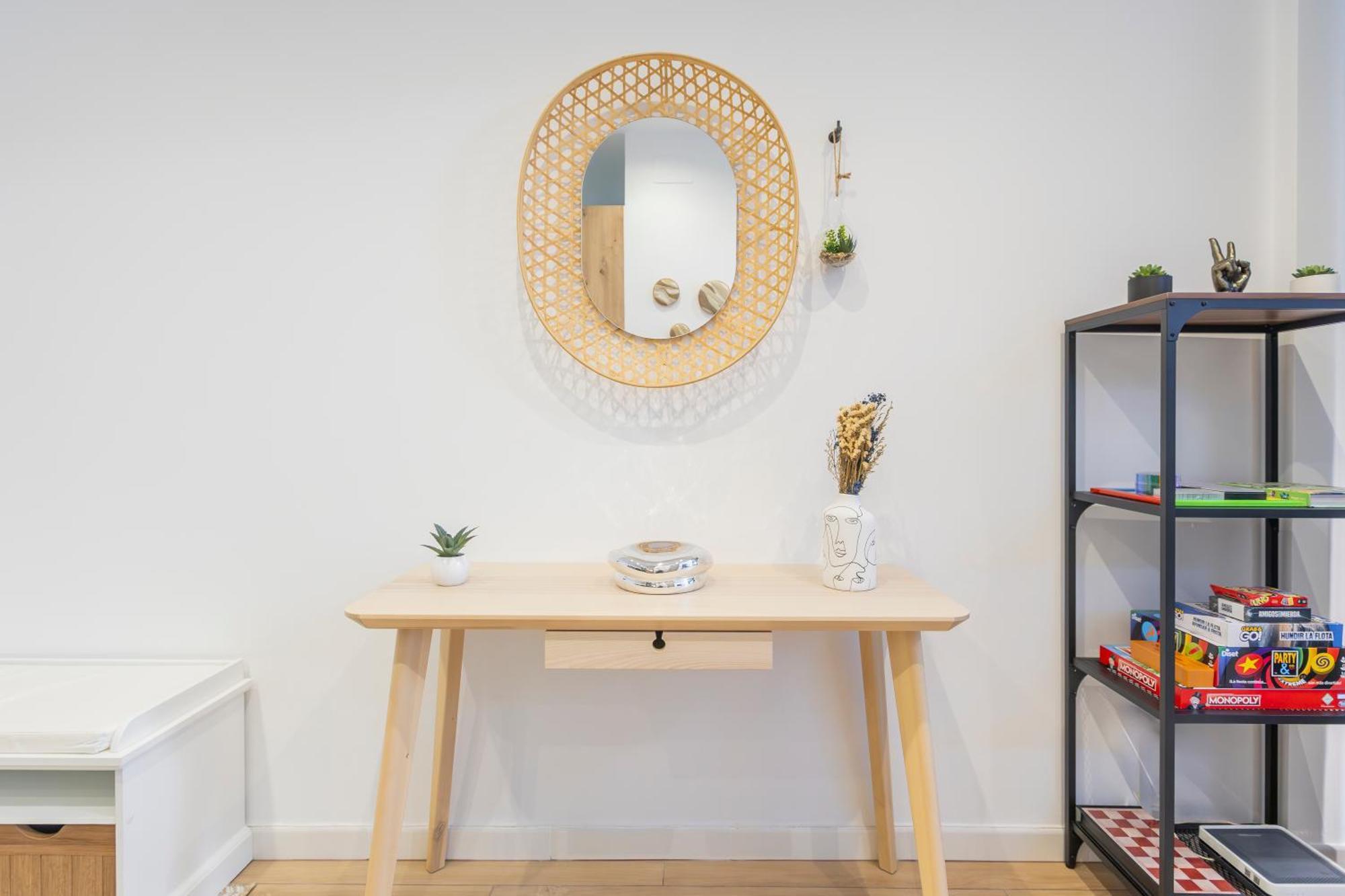 Fully Renovated Apartment In The Heart Of Fuengirola, 2 Min Walk To The Beach ภายนอก รูปภาพ