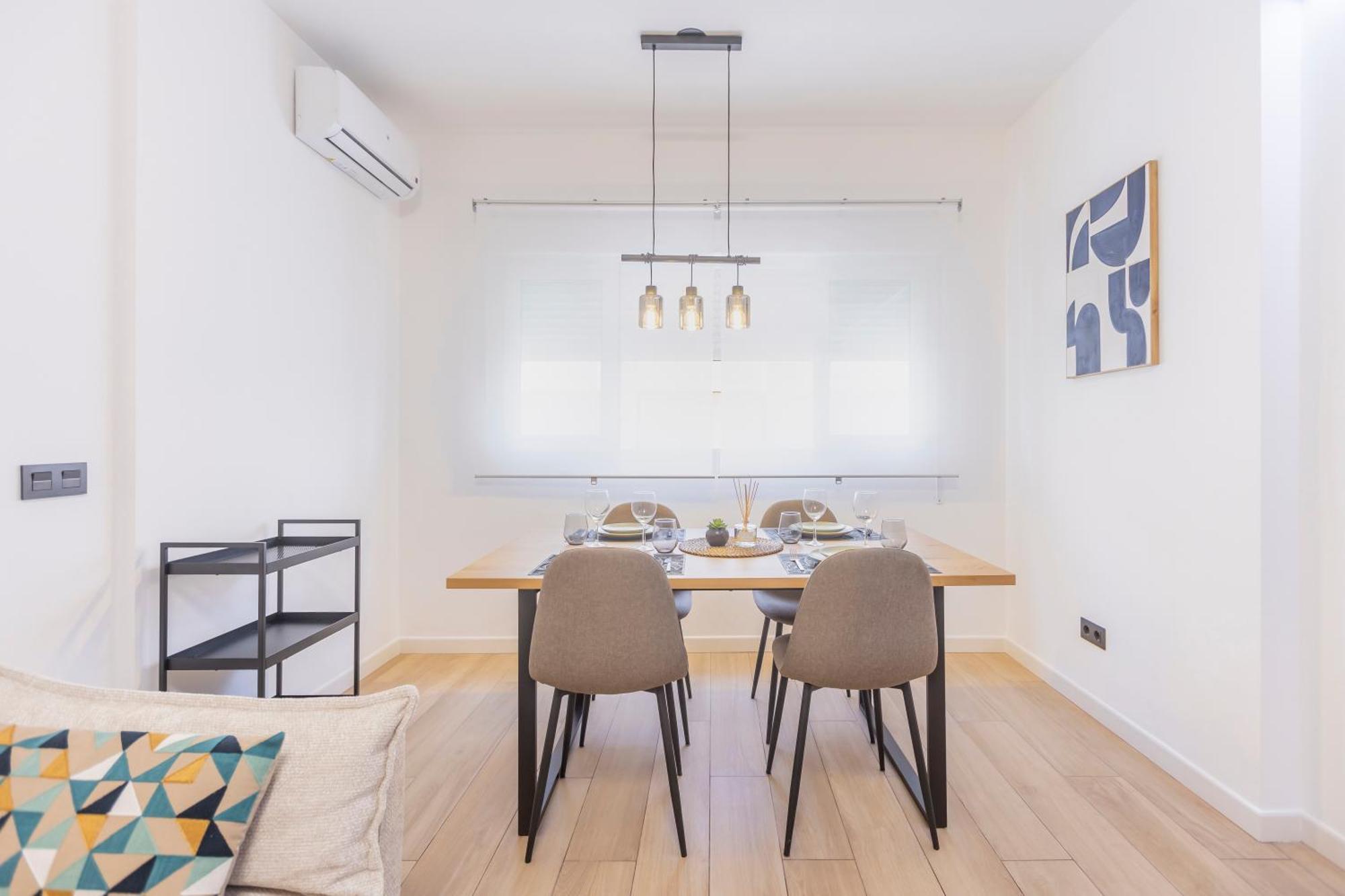 Fully Renovated Apartment In The Heart Of Fuengirola, 2 Min Walk To The Beach ภายนอก รูปภาพ