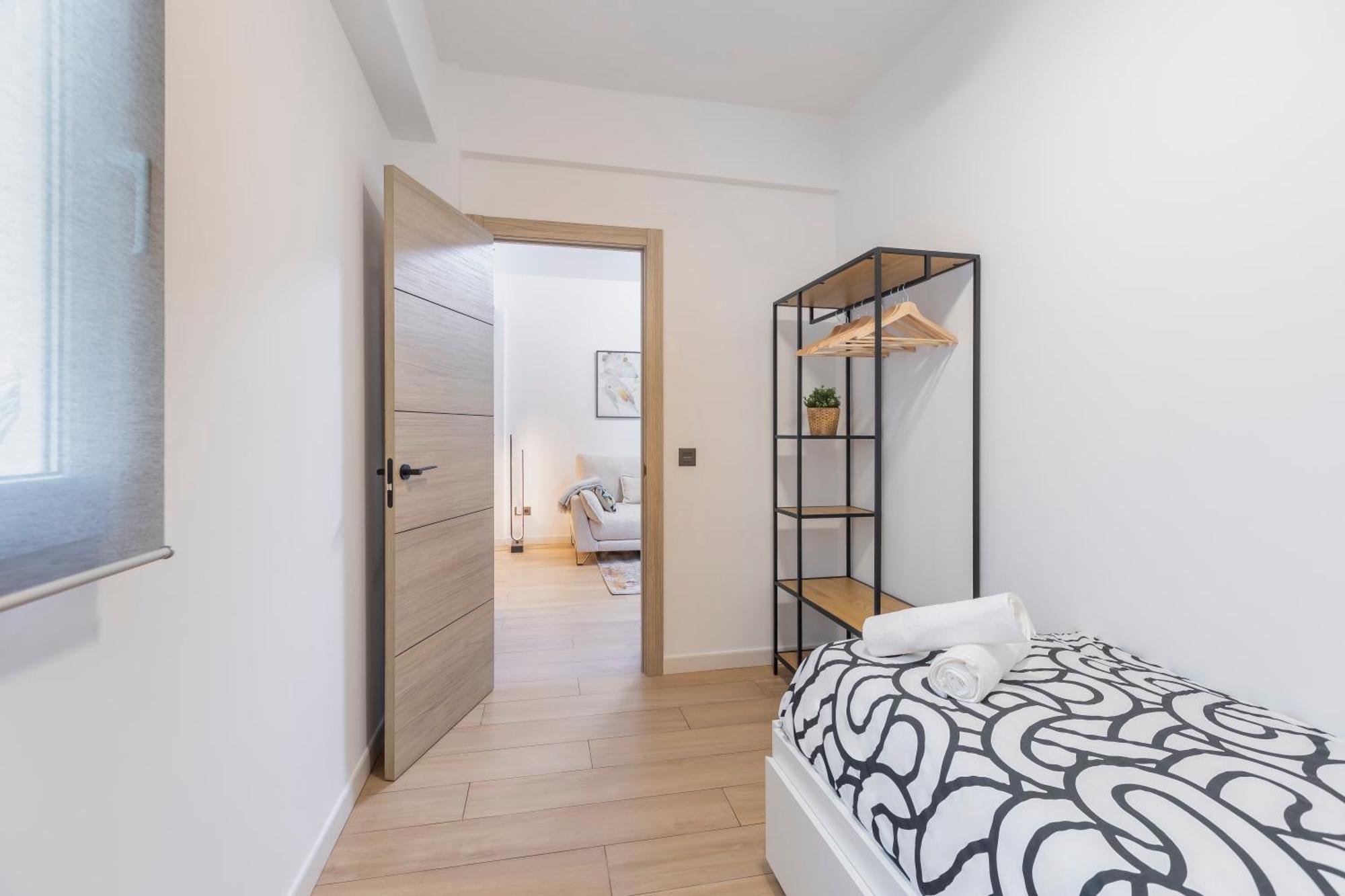 Fully Renovated Apartment In The Heart Of Fuengirola, 2 Min Walk To The Beach ภายนอก รูปภาพ