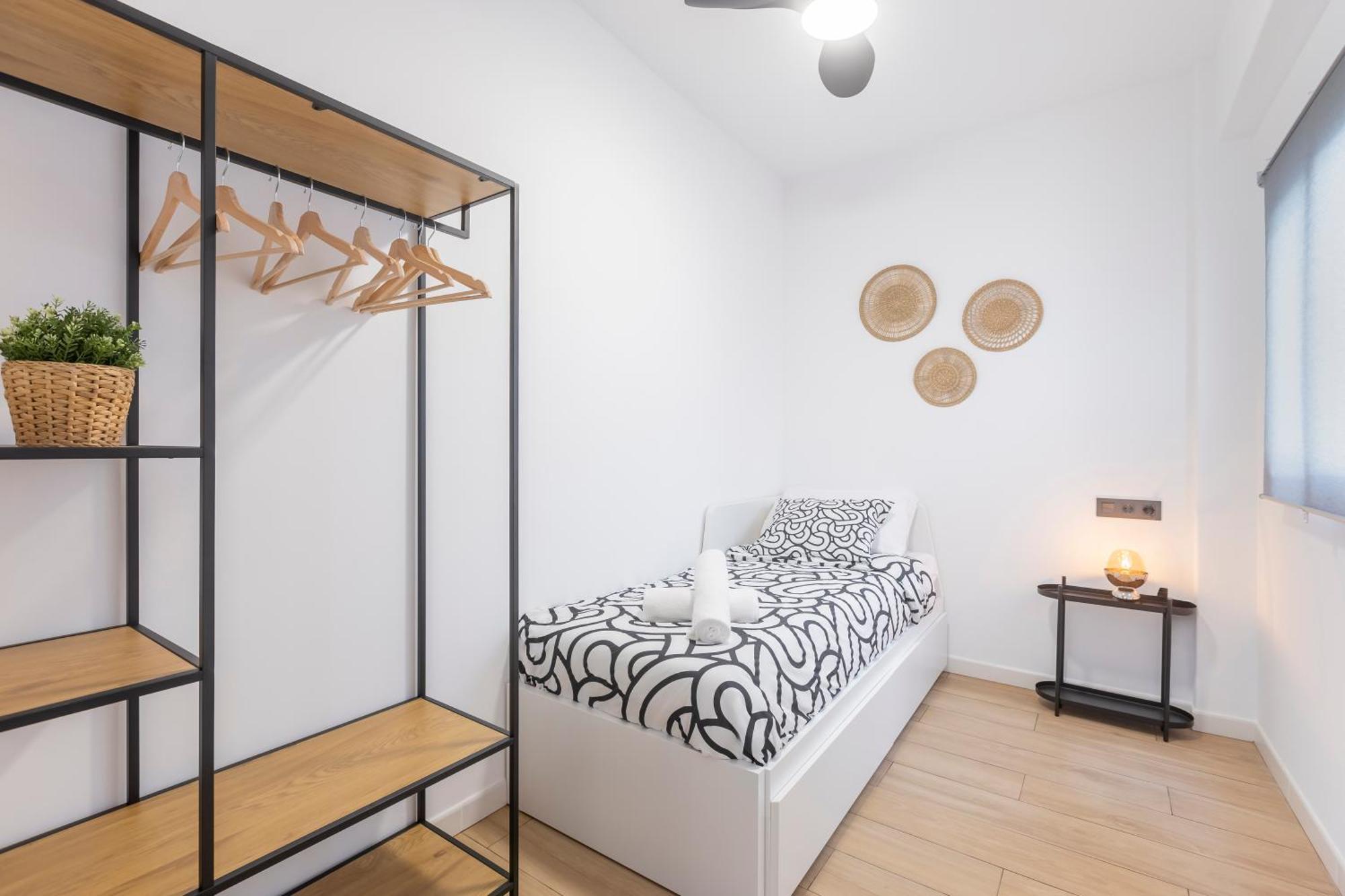 Fully Renovated Apartment In The Heart Of Fuengirola, 2 Min Walk To The Beach ภายนอก รูปภาพ