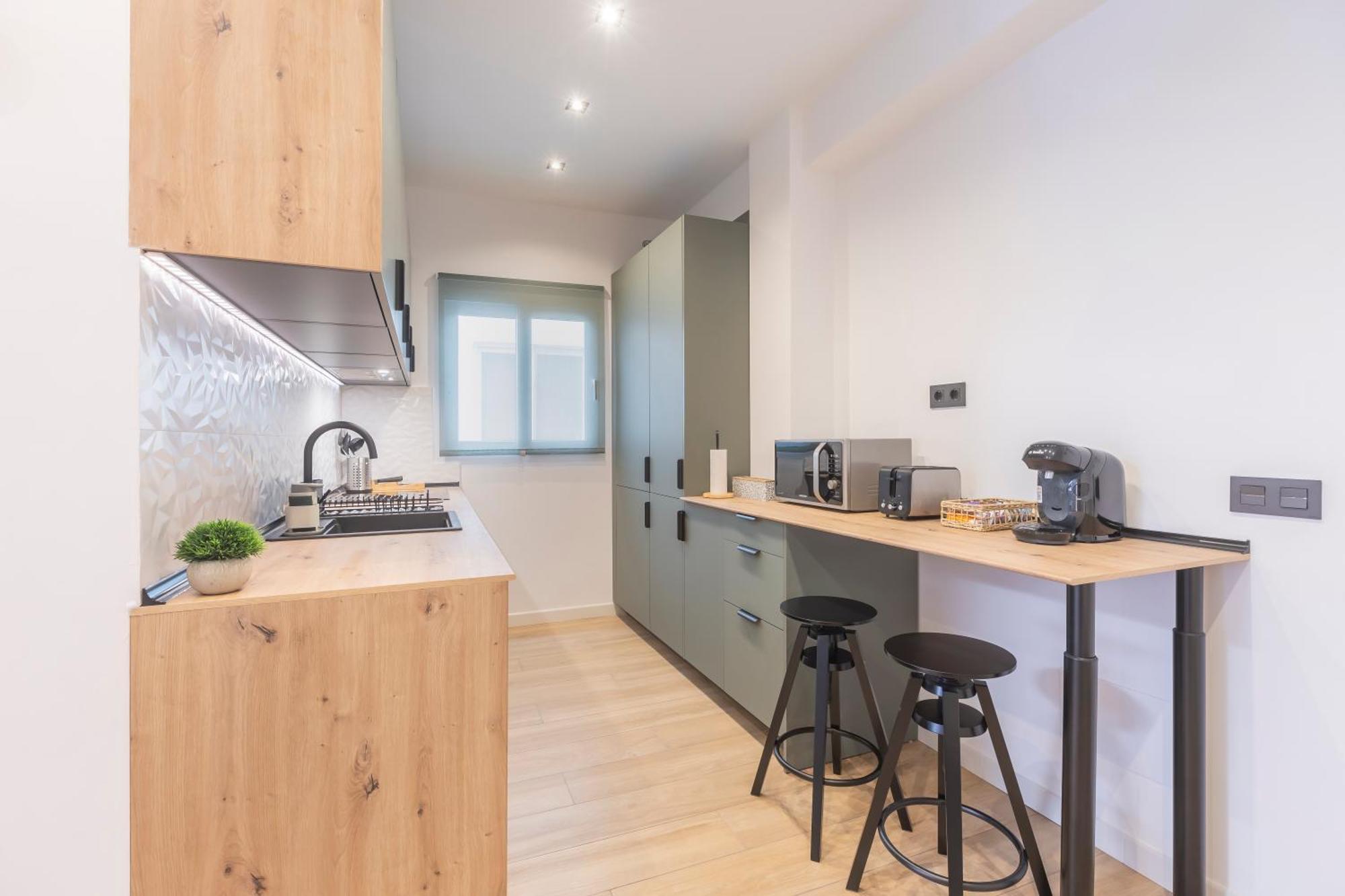 Fully Renovated Apartment In The Heart Of Fuengirola, 2 Min Walk To The Beach ภายนอก รูปภาพ