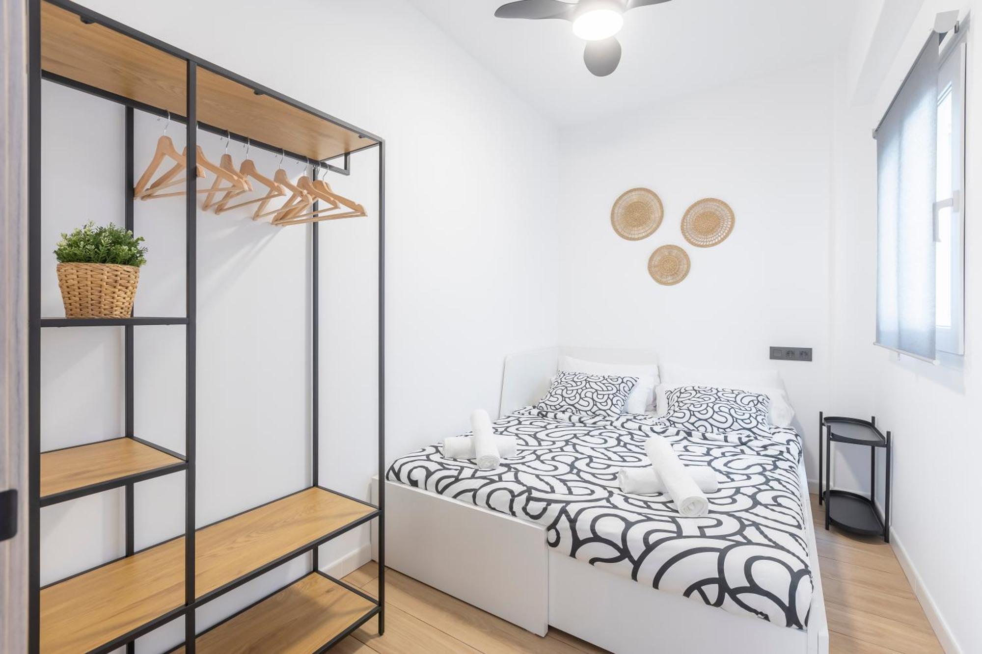 Fully Renovated Apartment In The Heart Of Fuengirola, 2 Min Walk To The Beach ภายนอก รูปภาพ